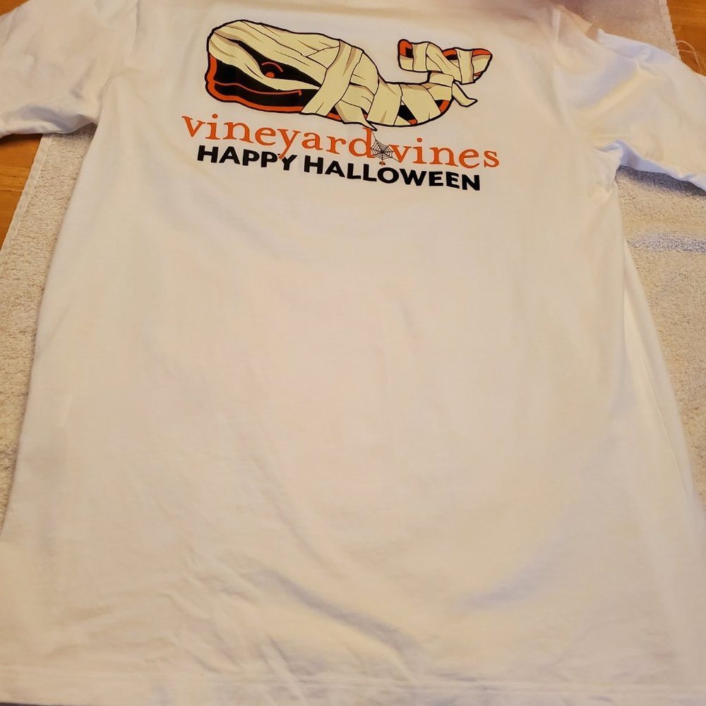 Vineyard Vines SS Mummy Whale Mens S Tee - Picture 2 of 7